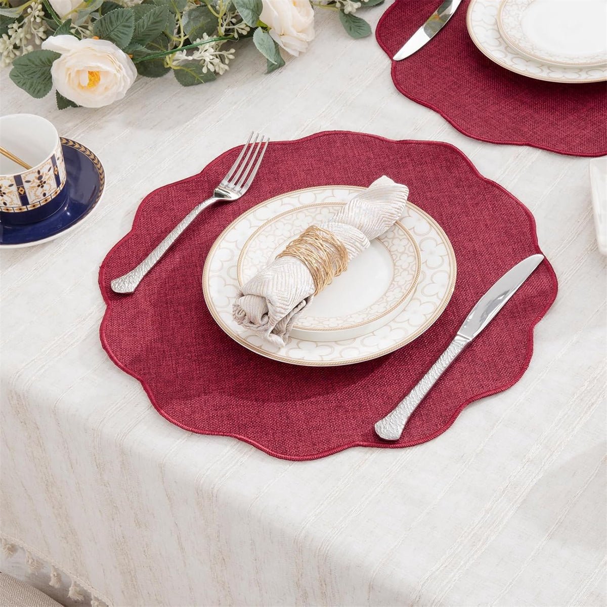Ileading Scalloped Round Placemats Set of 6 Polyester Linen Blend Washable Non Slip Place Mats Easy Clean Heat Resistant Table Mats for Kitchen Dining Table Decor