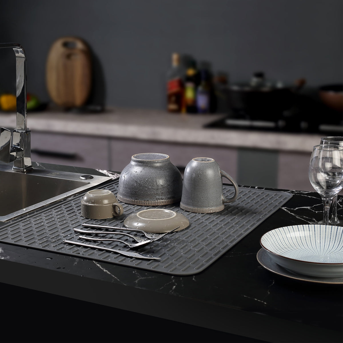 To encounter Silicone Dish Drying Mat, Extra Large 24'' x 18'' , Set of 2 Rubber Dish Draining Sink Mat, Heat Resistant Counter Top Mat, Light Grey