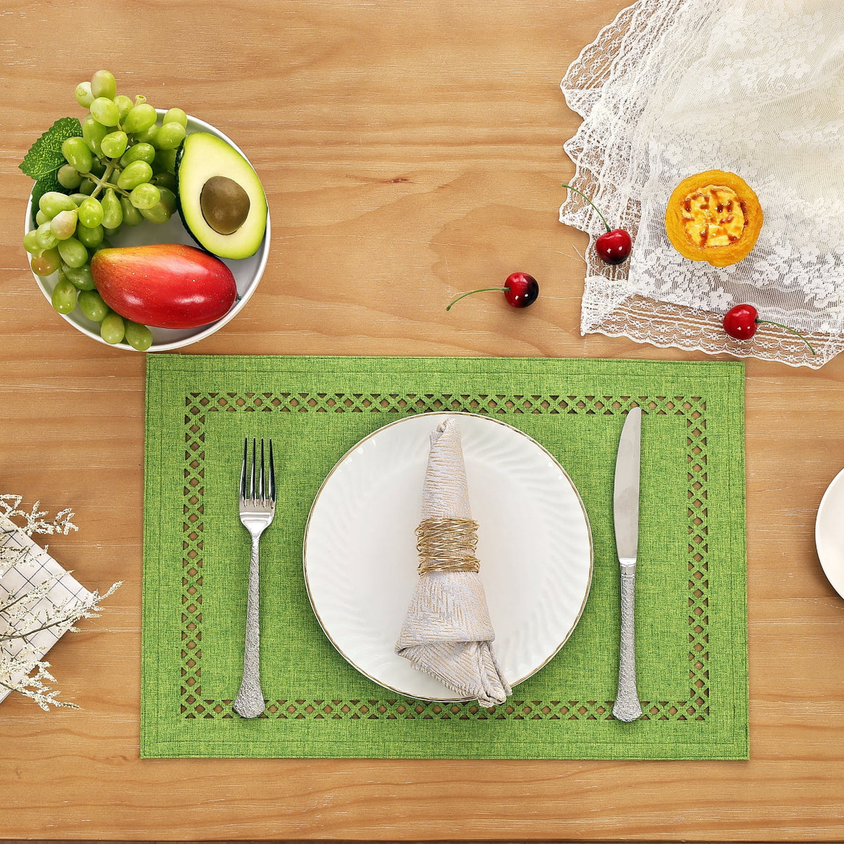 Placemats Set of 4, Yamaziot Double Layer Cloth Fabric Heat Resistant Place Mat, Washable Reversible Rectangle Dining Table Mats, Hollow Khaki, 12"x18"
